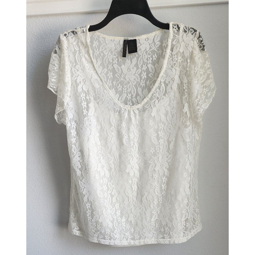 Nue Options Petite Women’s Light Airy Lace Top with Built-in Camisole White XL
